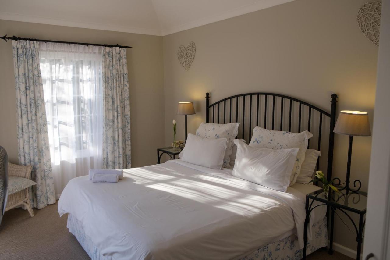 Constantia White Lodge Guest House Cape Town Ngoại thất bức ảnh